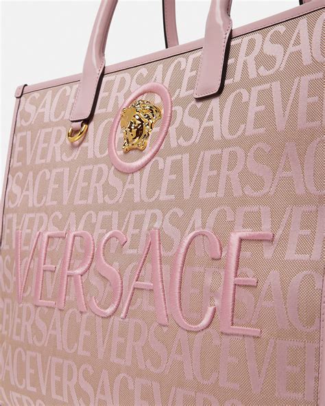 Versace Online.